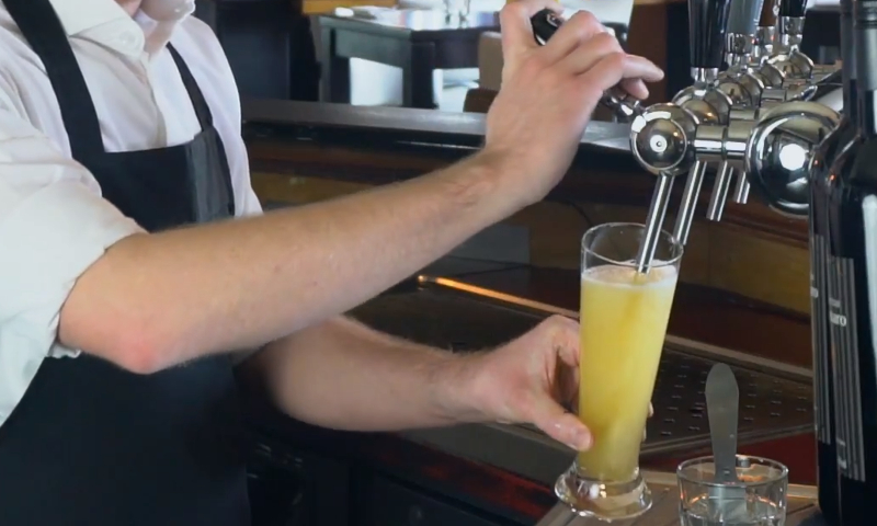 Biertje tappen